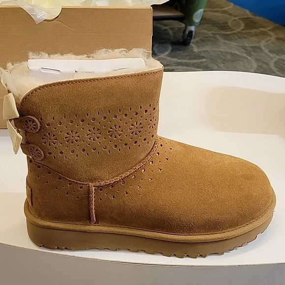 UGG Treadmill short boot - Picture 3 of 7